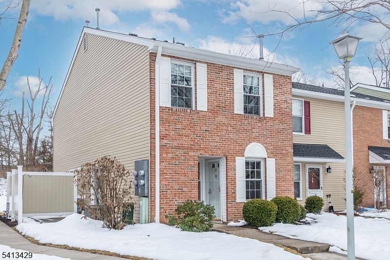 1st image of 227 Gettysburg Way
