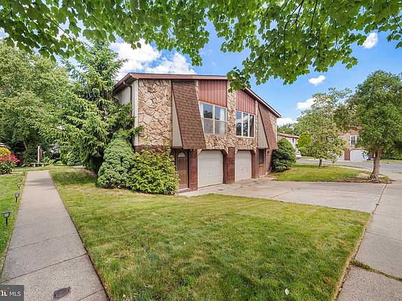 2nd image of 10232 Rubin Ln