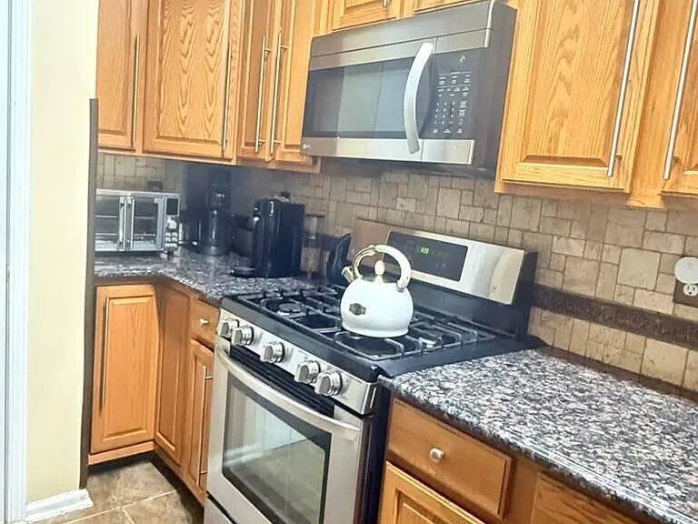 24 Tottenham Ct — Photo 8