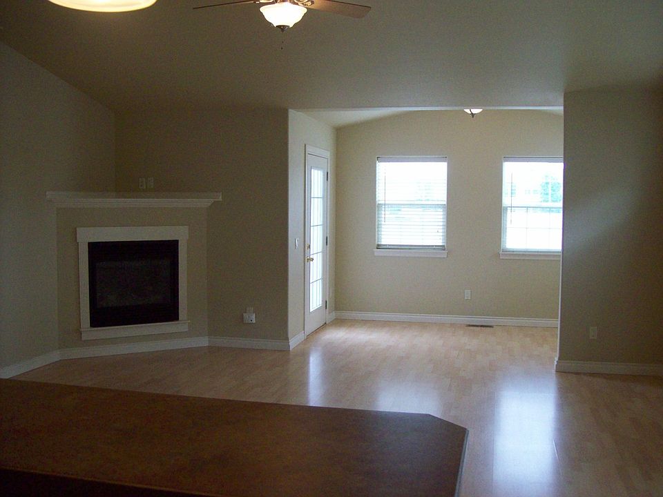 2nd image of 138 Barron Way