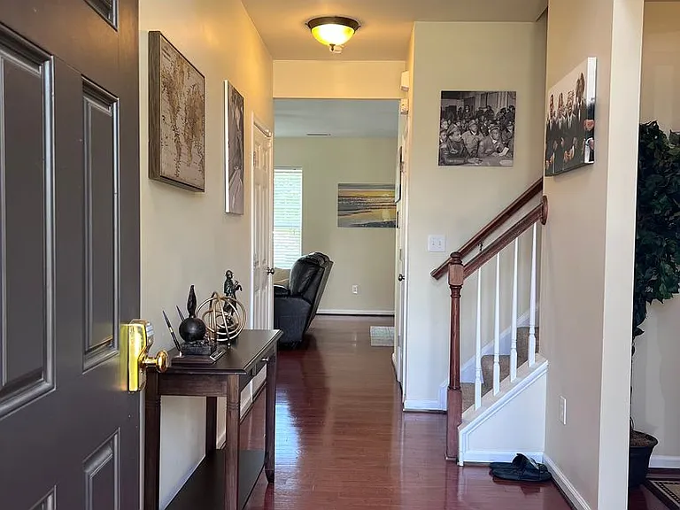 13 Hampshire Glen Pkwy — Photo 2