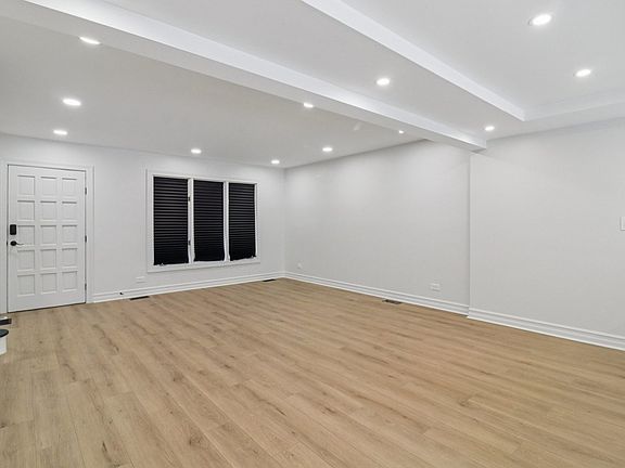 4th image of 325 Colony Green Dr