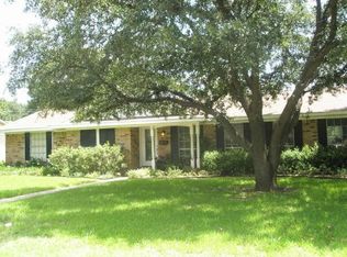 3822 Clubway Ln, Farmers Branch, TX 75244