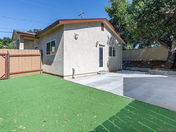 3rd image of 12325-12327 Lemon Crest Dr
