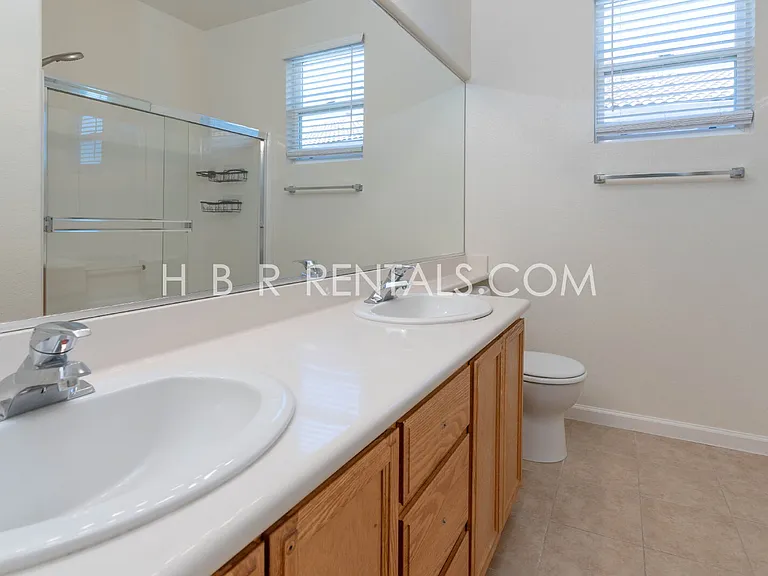 2417 Veneto Ln — Photo 28