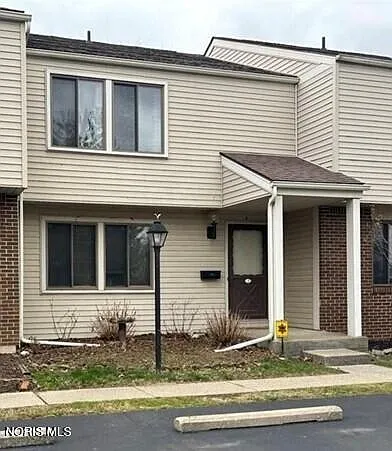 4 Meadowbrook Dr photo 1