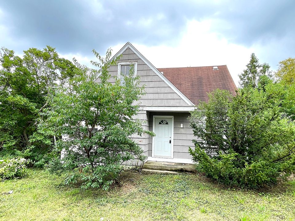 2nd image of 141 Plainfield Rd