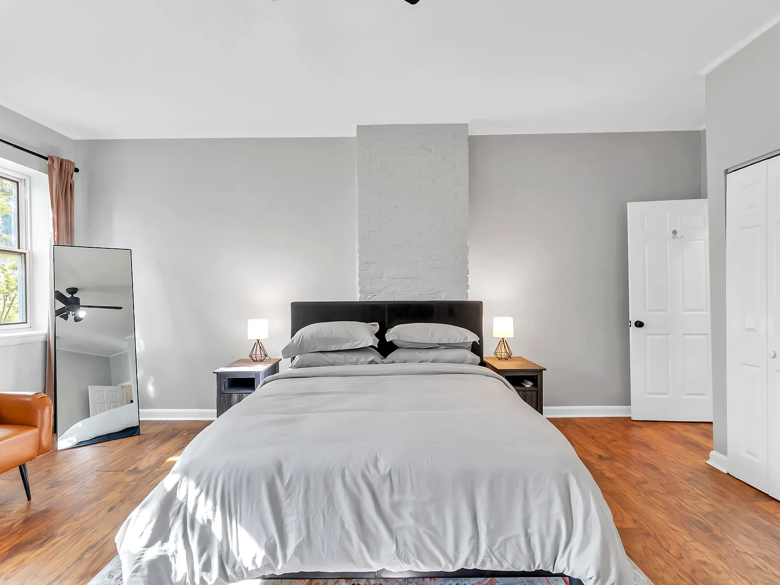 Hopkins Medical Apartment Rentals — Photo 3