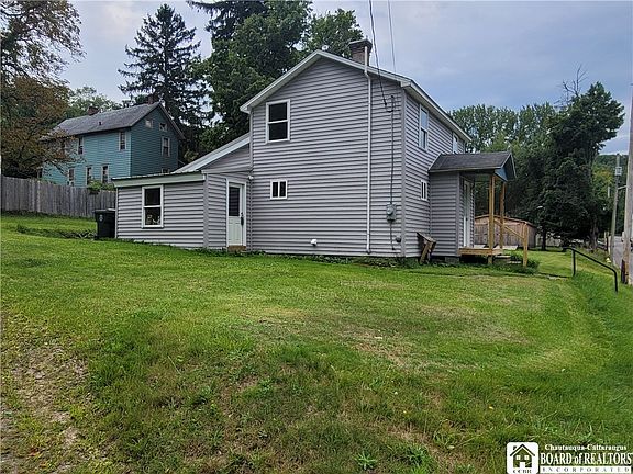2nd image of 48 Eagle St