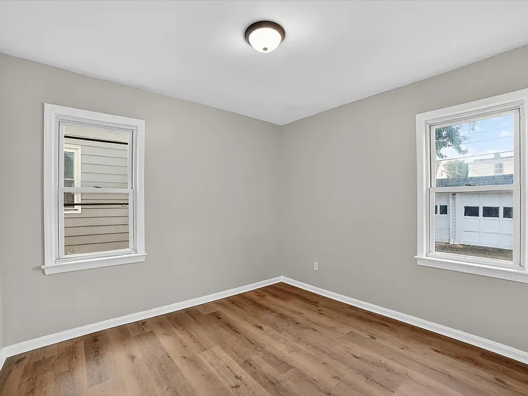 19500 Libby Rd — Photo 13