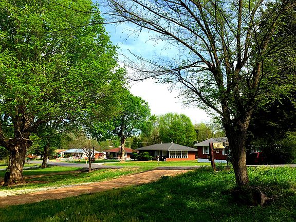 2nd image of 101 Park Ln