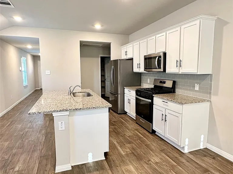216 Windmill Palm Dr — Photo 6