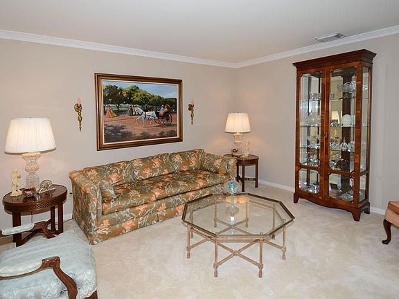 5th image of 2207 Hickory Creek Dr