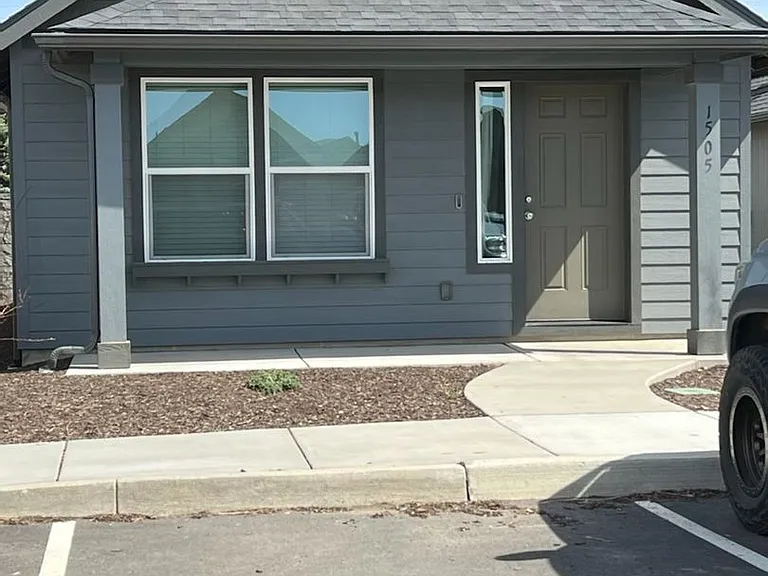 1505 SW 36th Loop — Photo 1