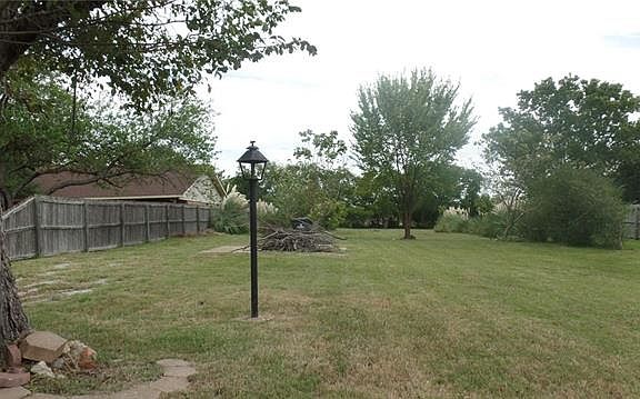 3rd image of 410 Altom Ln