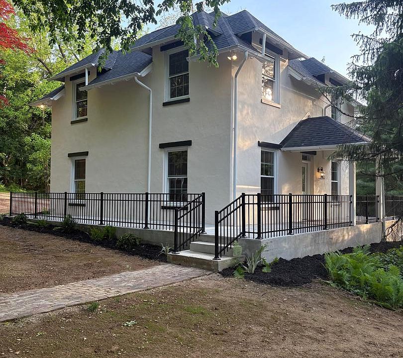 1st image of 1300 Grantley Rd