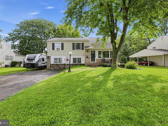 2nd image of 1031 Pross Rd