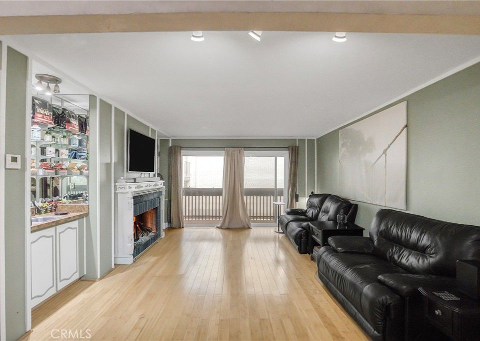 1st image of 5334 Lindley Ave Unit 219