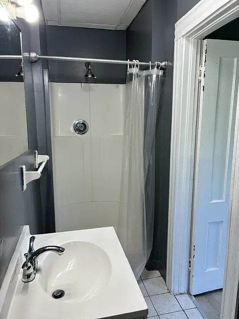 2 bed, 825 sqft, $1,300 — Photo 4