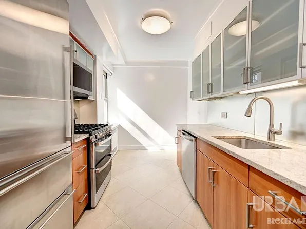 10 West 74th Street image 6 of 18