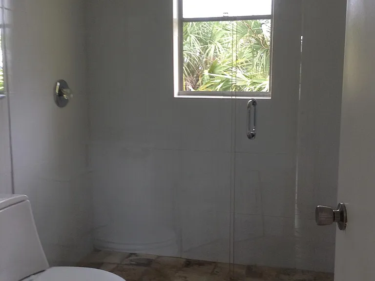 1818 NE Dixie Hwy — Photo 6