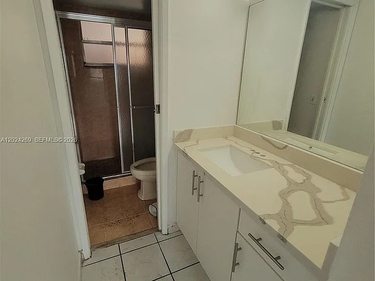13701 Kendale Lakes Cir #B-112 — Photo 8