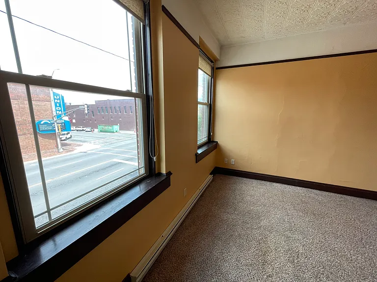 109 1/2 E 6th St #16 — Photo 7