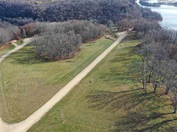 4902 Starlight Ln, Cassville, WI 53806