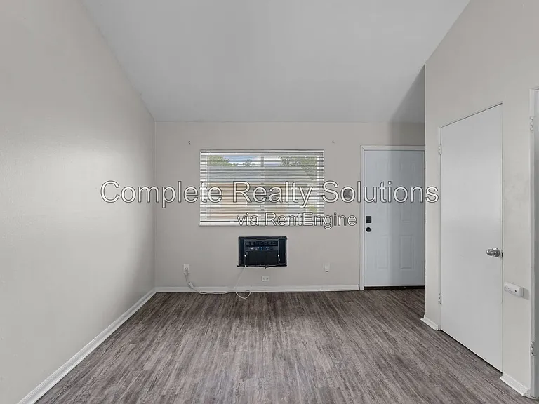 2323 Woodson Rd #E — Photo 7