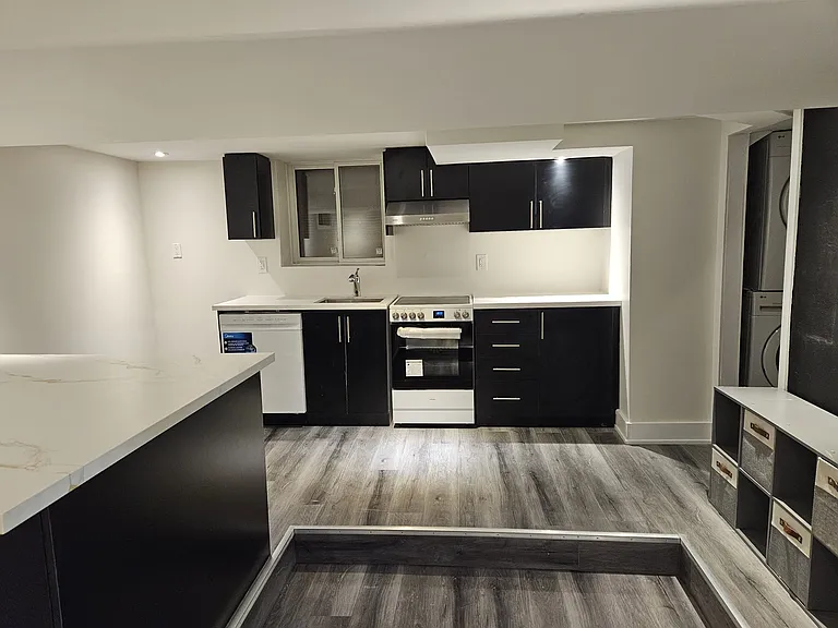 134 Bridgeport Rd E #UPPER — Photo 1
