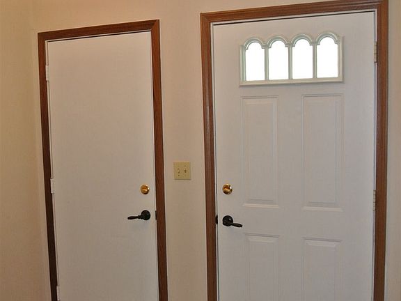 2nd image of 19070 Glendale Ave