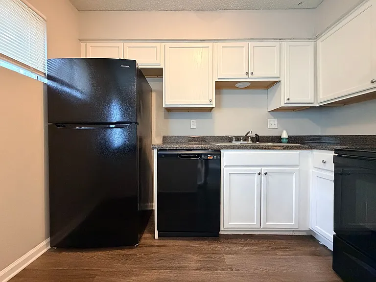 670 Hobbs Dr — Photo 15