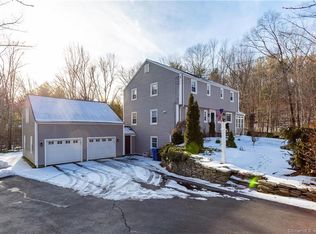 77 Plank Hill Rd, Simsbury, CT 06070