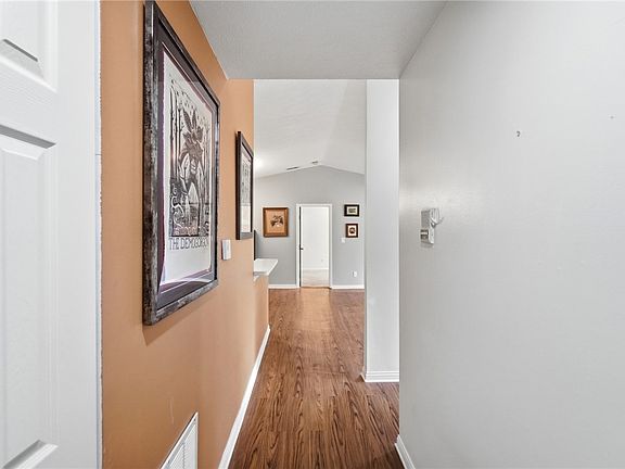 4th image of 1440 Hollow Run APT 11