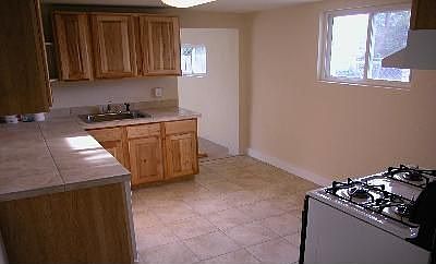 4th image of 804 W 5th Ave
