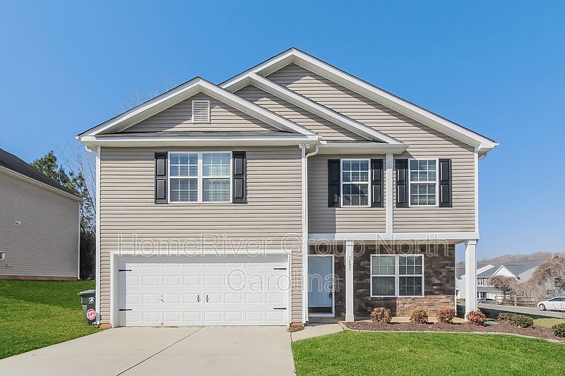1st image of 1431 River Run Dr