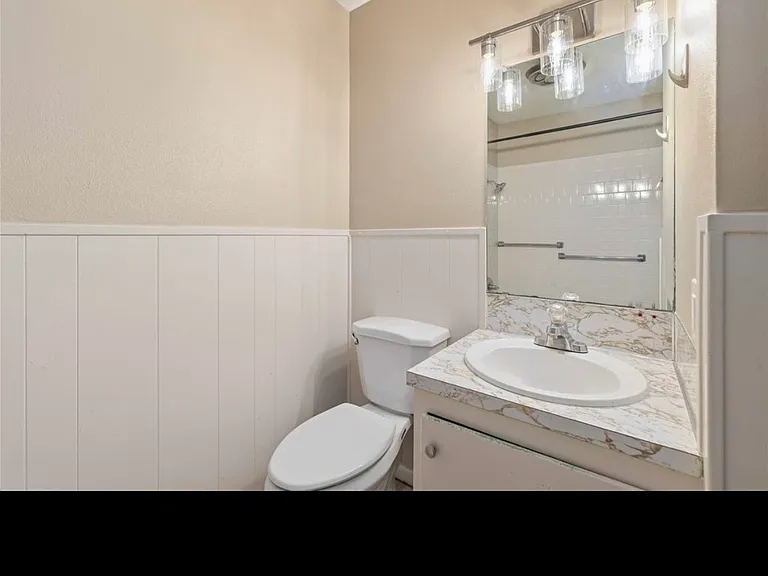4502 Delwood Dr — Photo 13