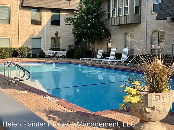 3rd image of 4320 Bellaire Dr S APT 143