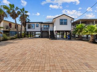 347 Bonito Ln, Surfside Beach, TX 77541