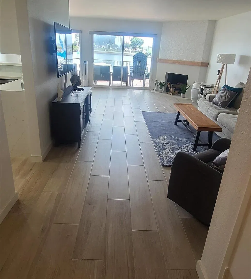 2 bed, 2.0 bath, 1585 sqft, $5,450 — Photo 4