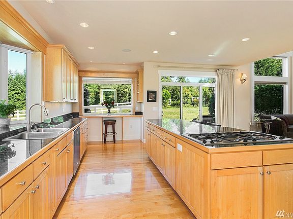 3rd image of 7611 191st Ave NE