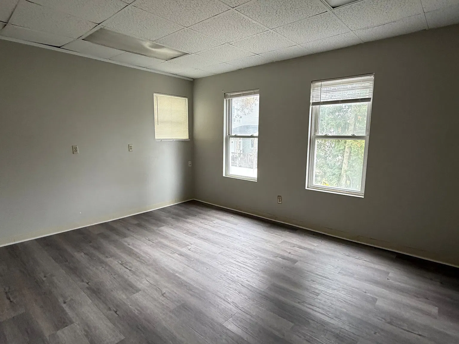 2 bed, 1000 sqft, $1,800 — Photo 3