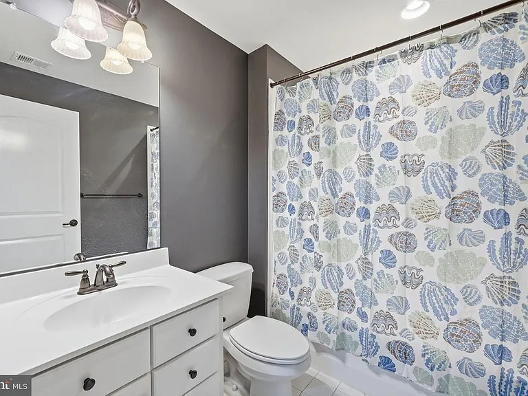 21253 Park Grove Ter — Photo 38
