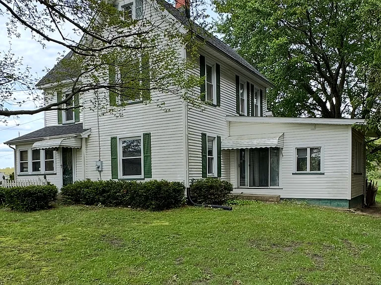2445 Newton Tomlinson Rd — Photo 1