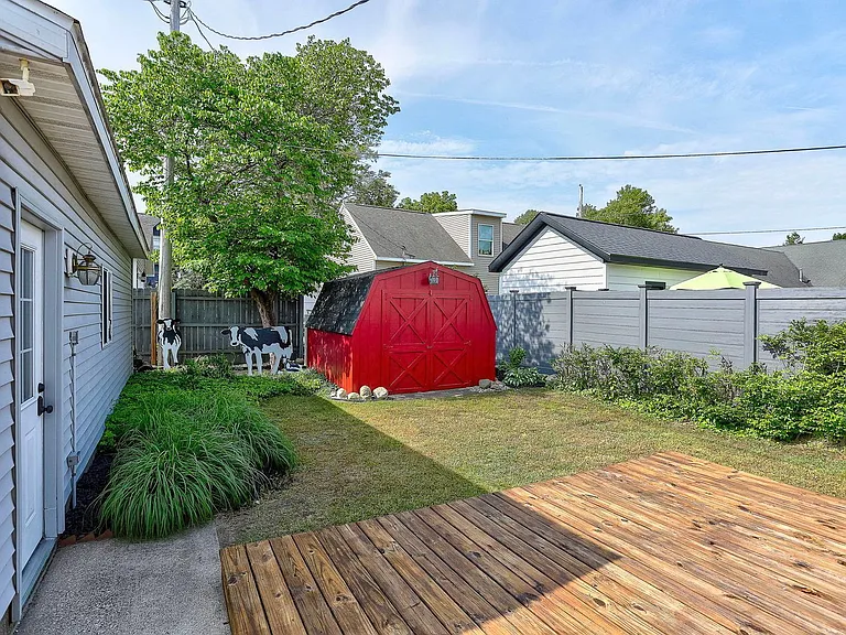 1190 Lakeview Dr — Photo 7