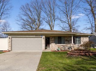 39117 Della Rosa Dr, Sterling Heights, MI 48313