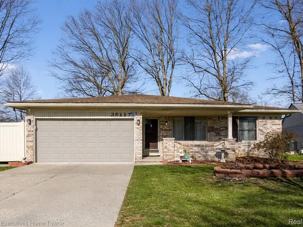 39117 Della Rosa Dr, Sterling Heights, MI 48313