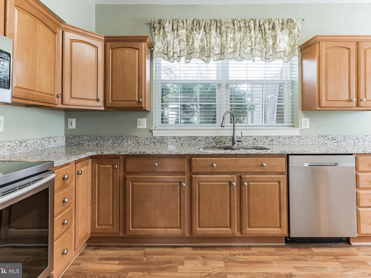 2 bed, 2.0 bath, 1206 sqft, $2,400 — Photo 4