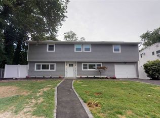 544 Gwynn St, Babylon, NY 11702