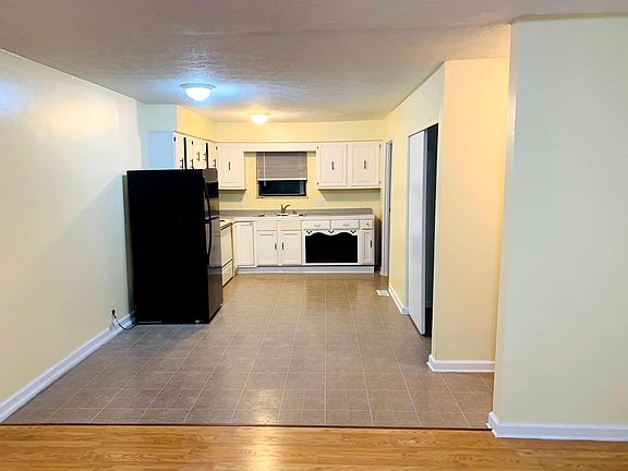 4th image of 126 Centennial Ave #126